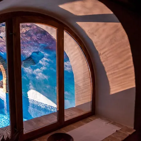 Dunatic Villa *