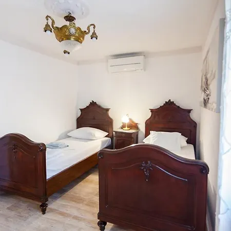 Dunatic Villa