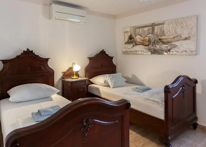Dunatic Villa