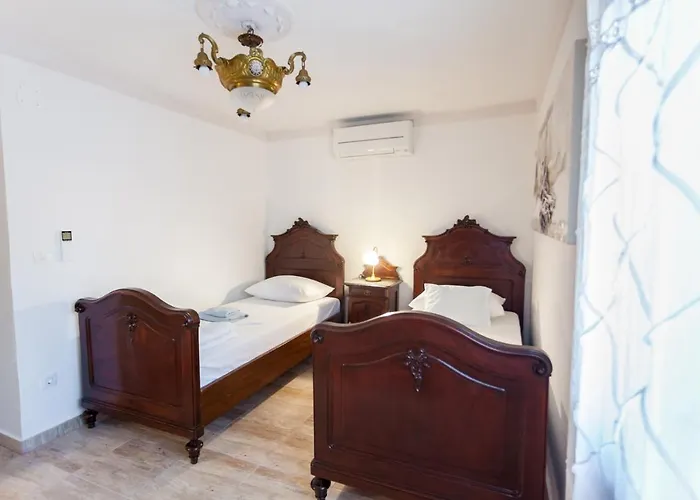 Dunatic Villa